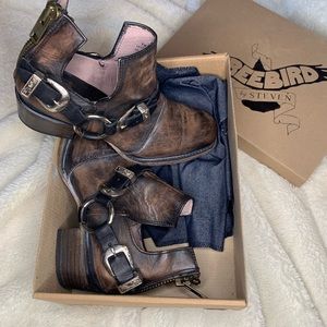 Freebird truce size 9 black distressed